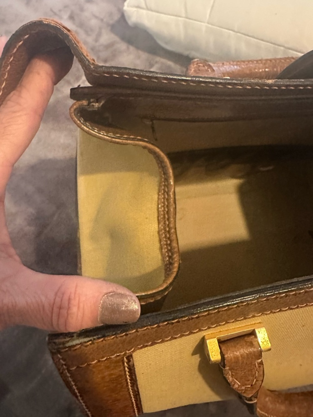 GUCCI Vintage1970s Doctor travel bag Cream Canvas and Tan Leather Top-Handle - Picture 10 of 15